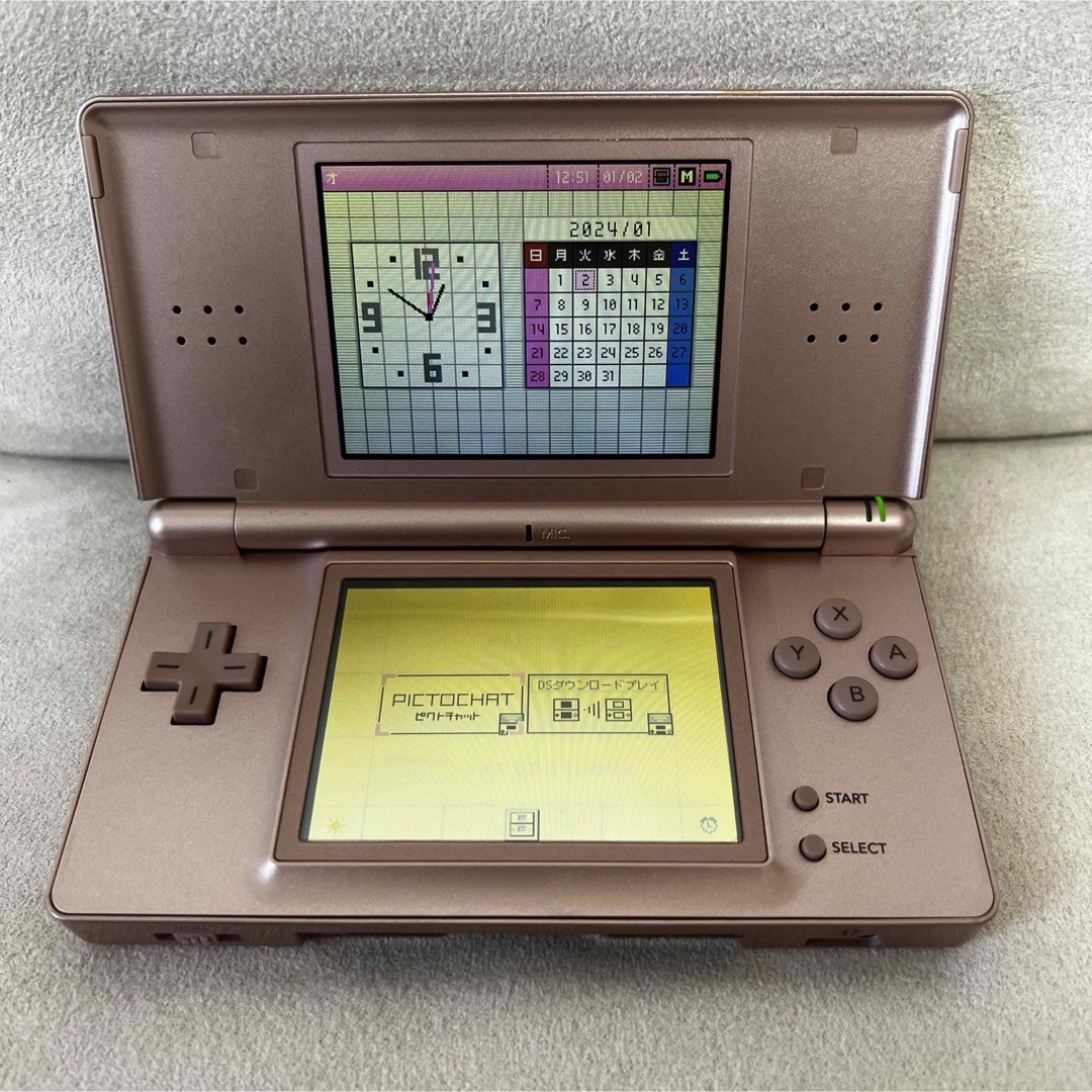 ニンテンドーDS(ニンテンドーDS)のNintendo DS lite （メタリックロゼ） エンタメ/ホビーのゲームソフト/ゲーム機本体(携帯用ゲーム機本体)の商品写真