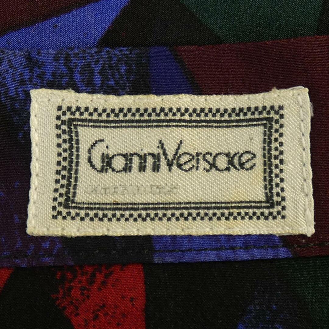 Gianni Versace(ジャンニヴェルサーチ)の【ヴィンテージ】ジャンニヴェルサーチ GIANNI VERSACE シャツ レディースのトップス(シャツ/ブラウス(長袖/七分))の商品写真