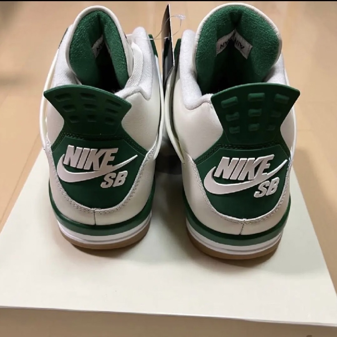 NIKE(ナイキ)のNike SB Air Jordan 4 Pine Green  メンズの靴/シューズ(スニーカー)の商品写真