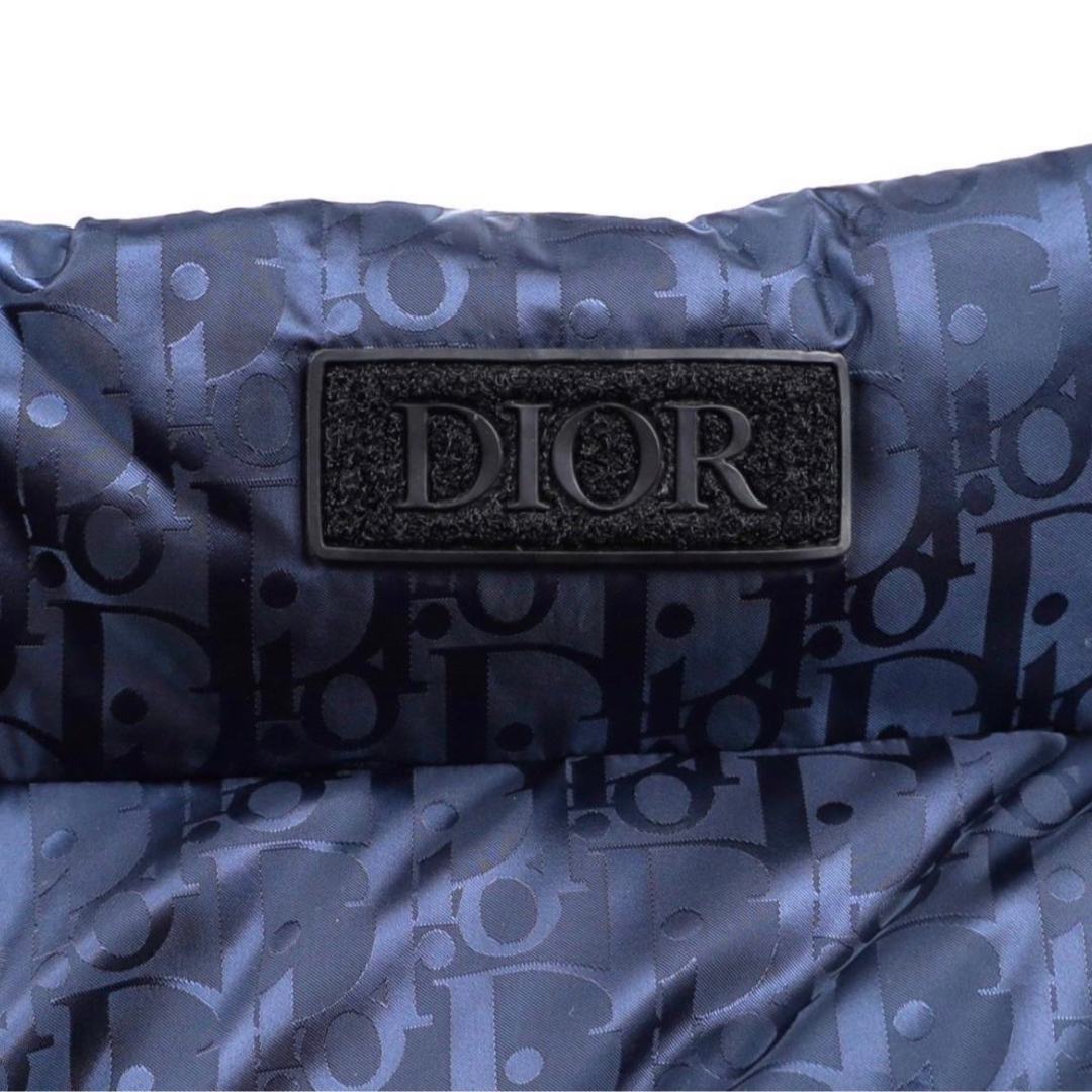 Christian Dior(クリスチャンディオール)の希少未使用級　ディオール オブリーク ダウンジャケット　ベスト 46 ネイビー メンズのジャケット/アウター(ダウンジャケット)の商品写真