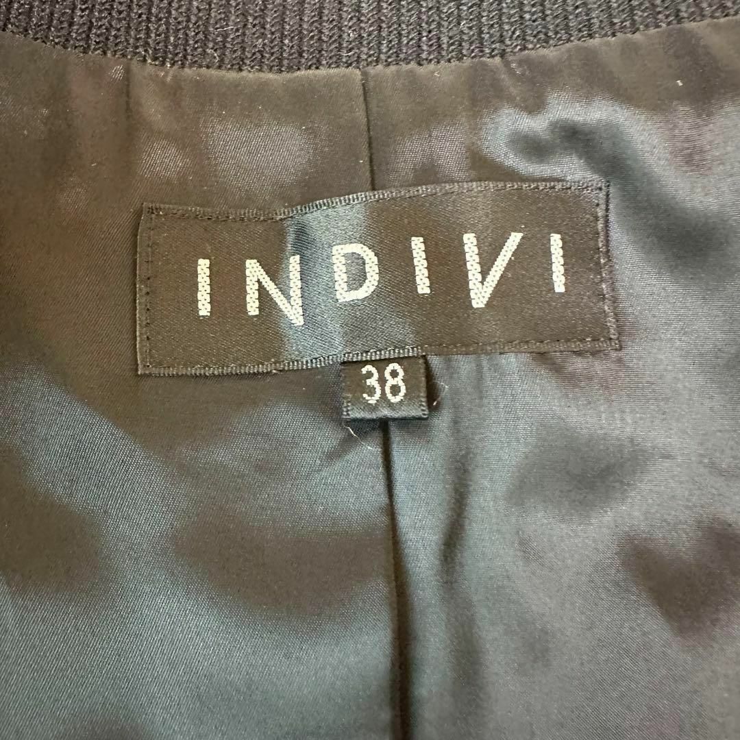 INDIVI(インディヴィ)のINDIVI  インディヴィ　テーラードウールジャケット　金ボタン38 レディースのジャケット/アウター(テーラードジャケット)の商品写真