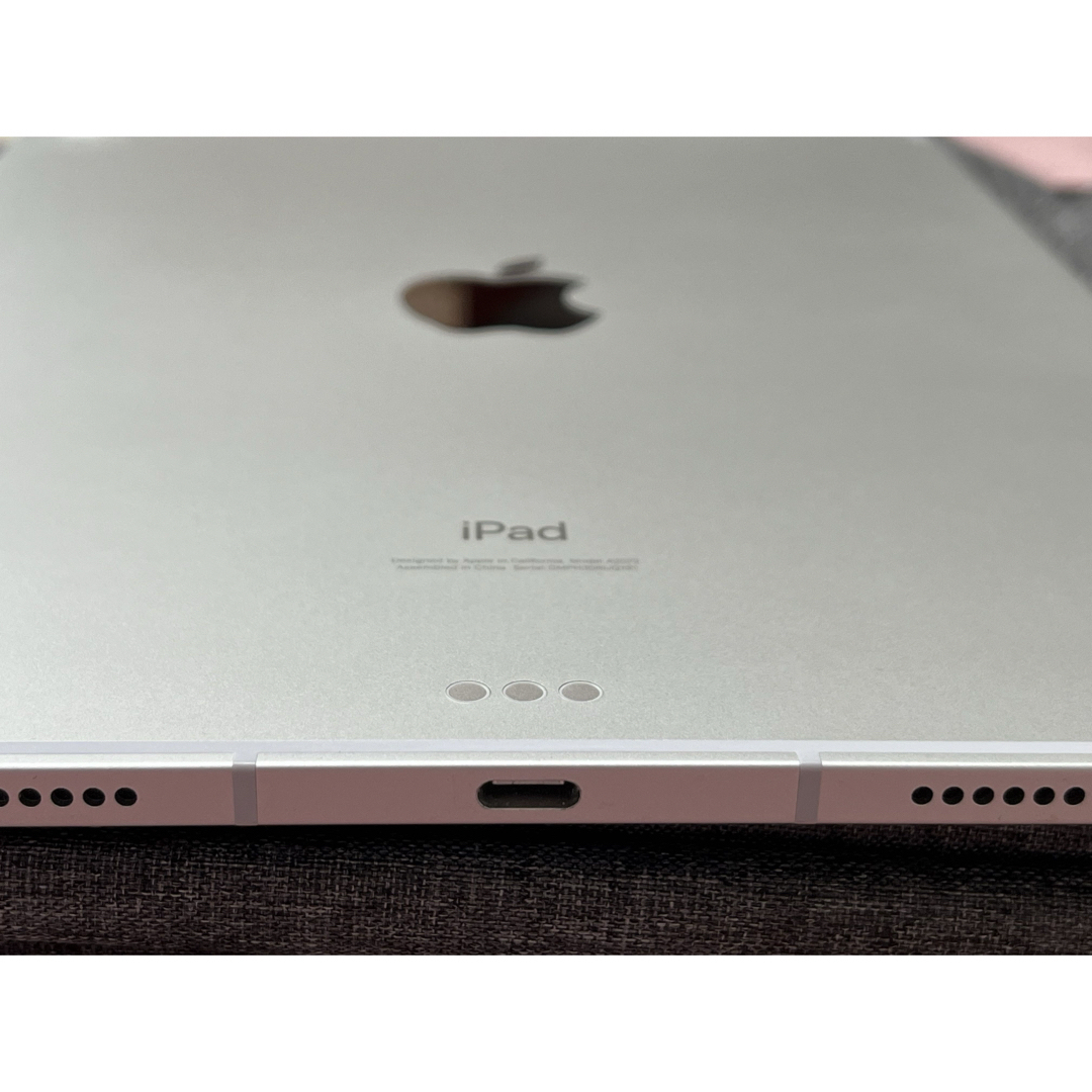 Apple(アップル)のiPad Air4 セルラー 64GB シルバー 通信キャリアdocomo スマホ/家電/カメラのPC/タブレット(タブレット)の商品写真