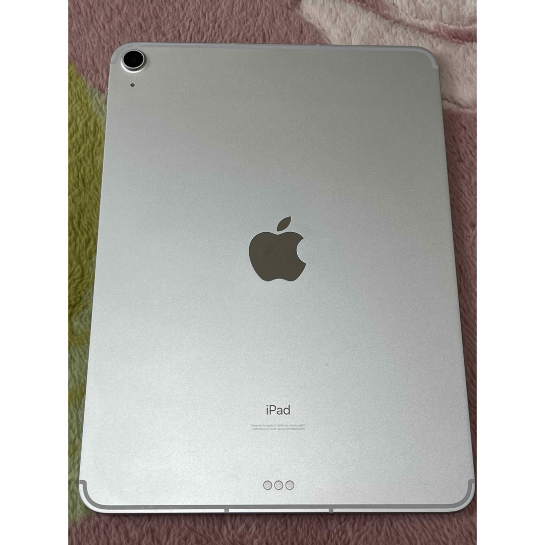 Apple(アップル)のiPad Air4 セルラー 64GB シルバー 通信キャリアdocomo スマホ/家電/カメラのPC/タブレット(タブレット)の商品写真