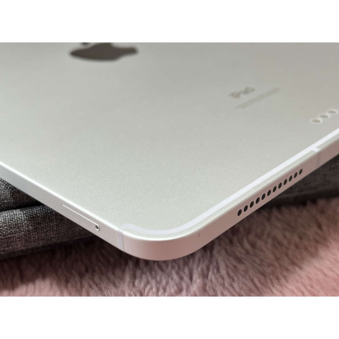 Apple(アップル)のiPad Air4 セルラー 64GB シルバー 通信キャリアdocomo スマホ/家電/カメラのPC/タブレット(タブレット)の商品写真