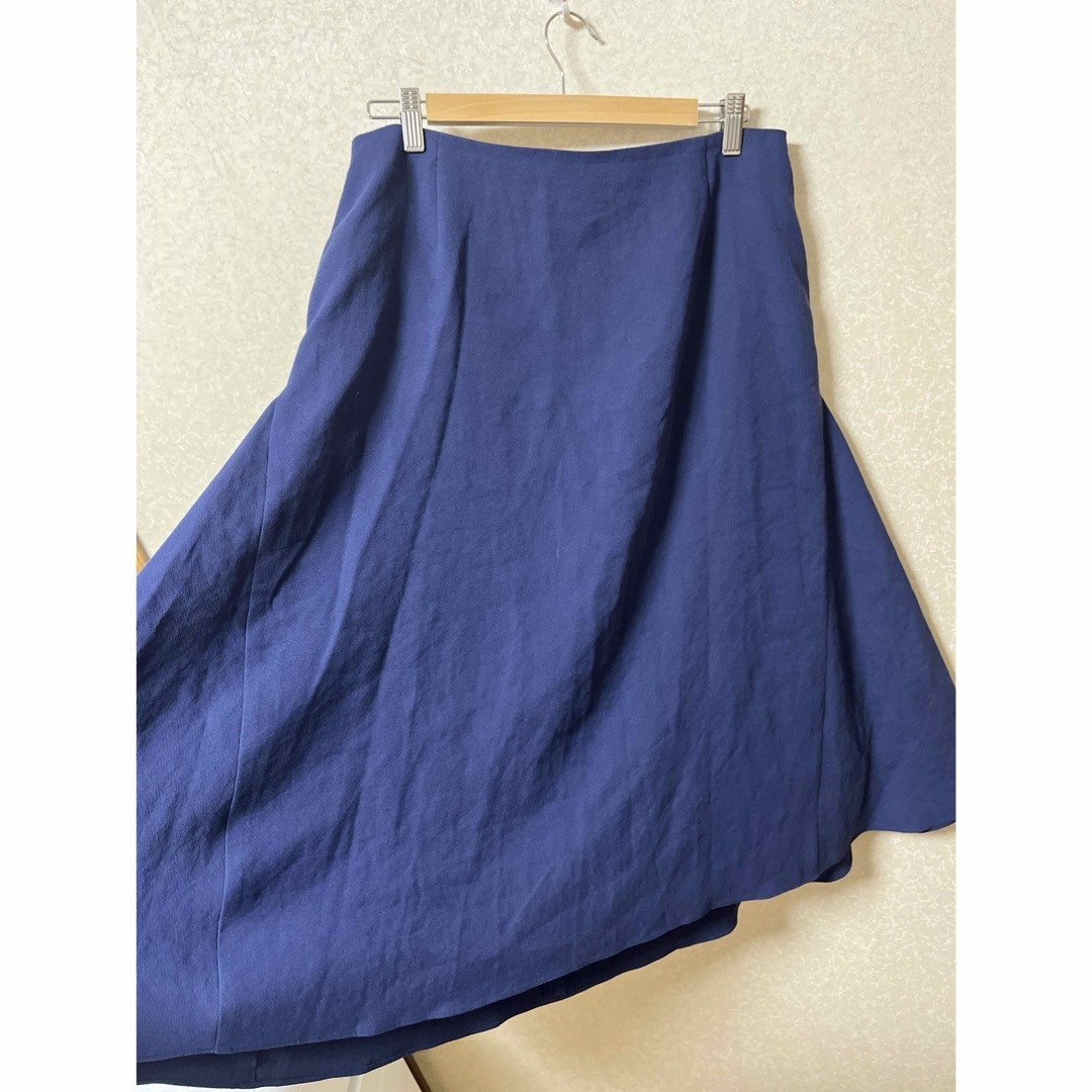 UNTITLED(アンタイトル)の中古品　untitled スカート　サイズ44 レディースのスカート(ロングスカート)の商品写真