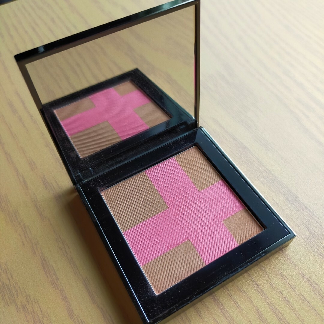 BURBERRY(バーバリー)のBurberry Check Fashion Palette コスメ/美容のベースメイク/化粧品(チーク)の商品写真