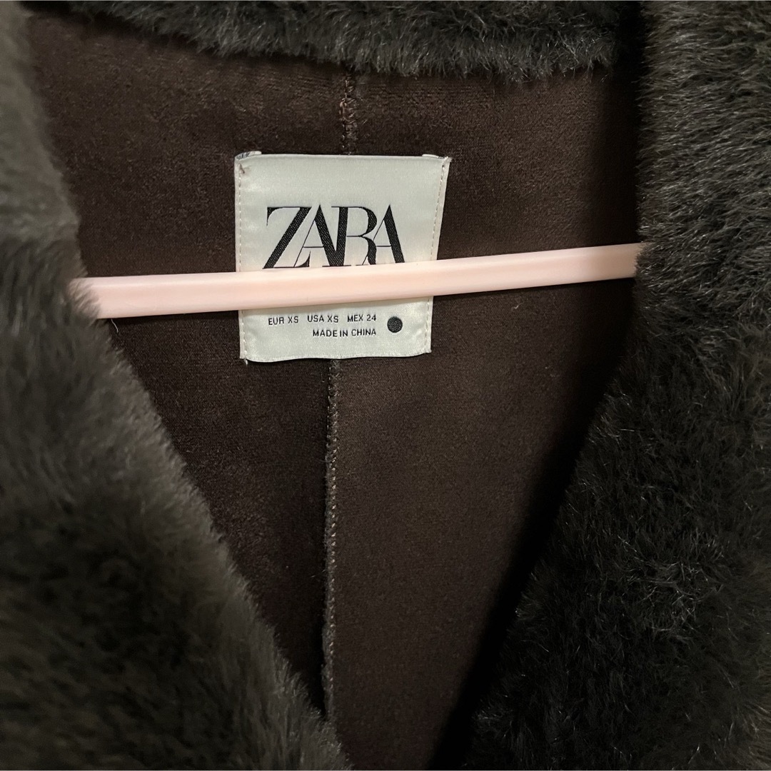 ZARA(ザラ)のZARA　ザラ　コート　ロングコート　毛皮　フェイクファー　ブラウン レディースのジャケット/アウター(毛皮/ファーコート)の商品写真