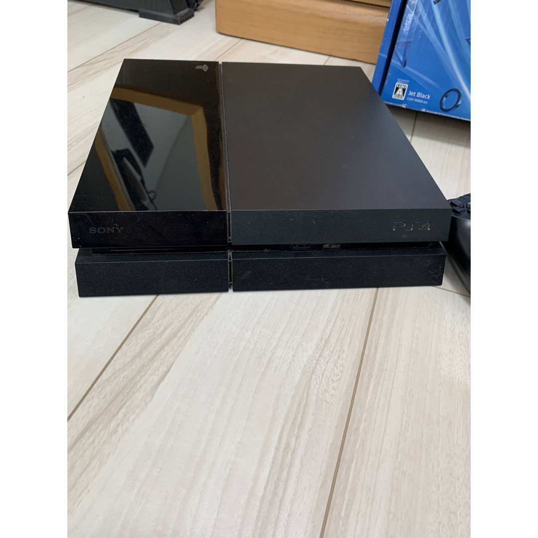 PlayStation4(プレイステーション4)のSONY PlayStation4 本体 CUH-1000AB01 エンタメ/ホビーのゲームソフト/ゲーム機本体(家庭用ゲーム機本体)の商品写真