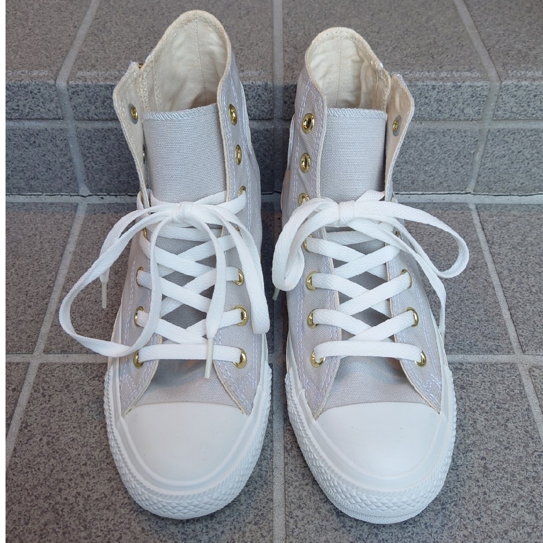 CONVERSE(コンバース)のCONVERSE キャンバス オールスター ハートパッチ 水色 ライトブルー レディースの靴/シューズ(スニーカー)の商品写真