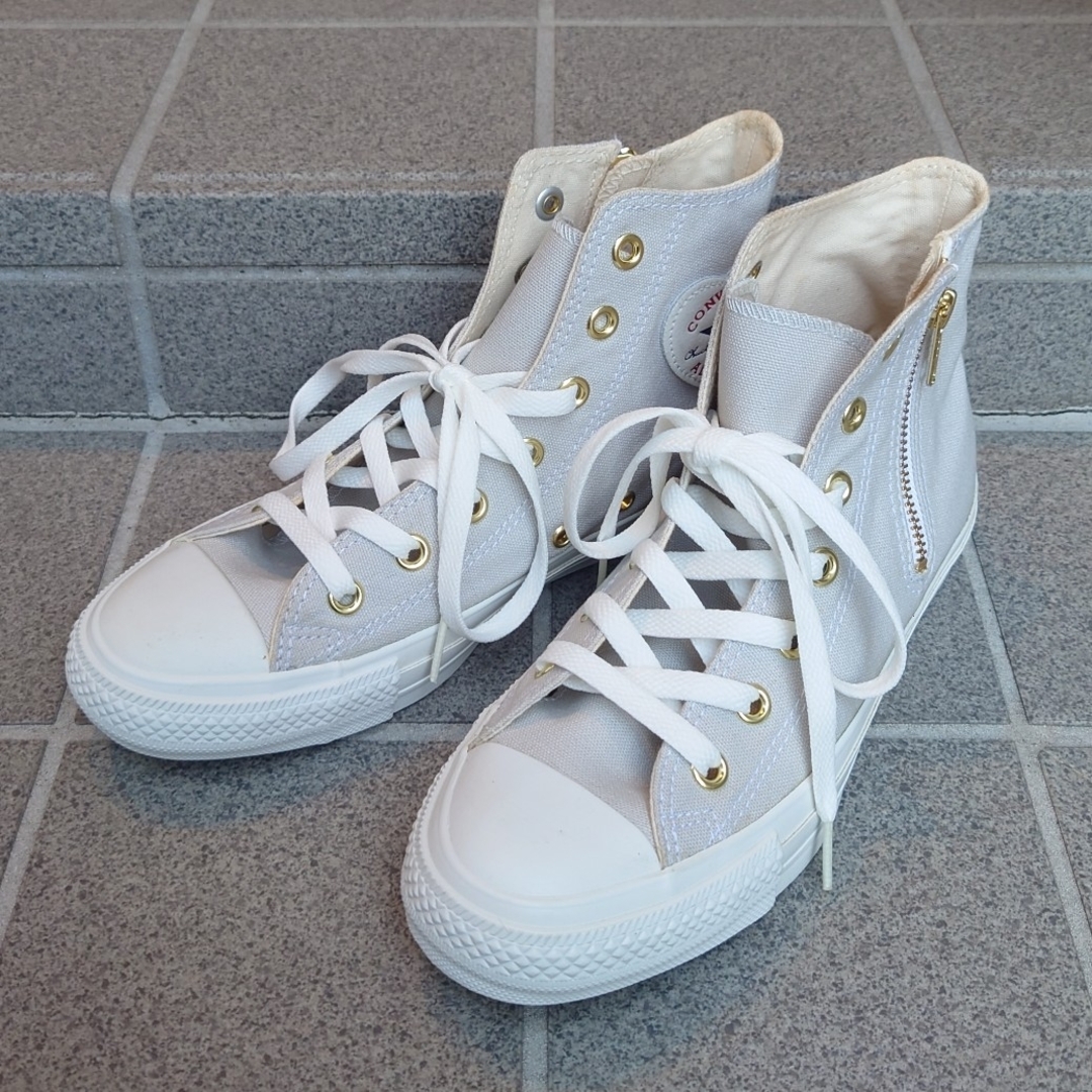 CONVERSE(コンバース)のCONVERSE キャンバス オールスター ハートパッチ 水色 ライトブルー レディースの靴/シューズ(スニーカー)の商品写真