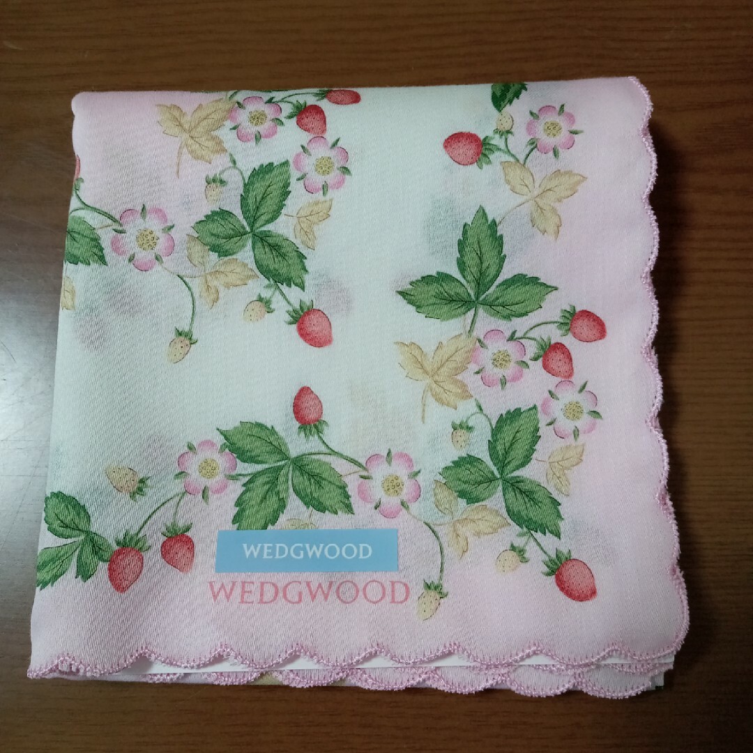 WEDGWOOD(ウェッジウッド)のWEDGWOOD　ハンカチ　新品未使用 レディースのファッション小物(ハンカチ)の商品写真