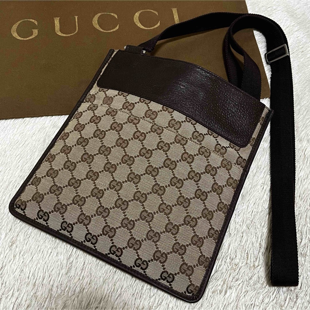 Gucci - 630✨美品✨グッチ ショルダーバッグ サコッシュ 斜め掛け GG ...