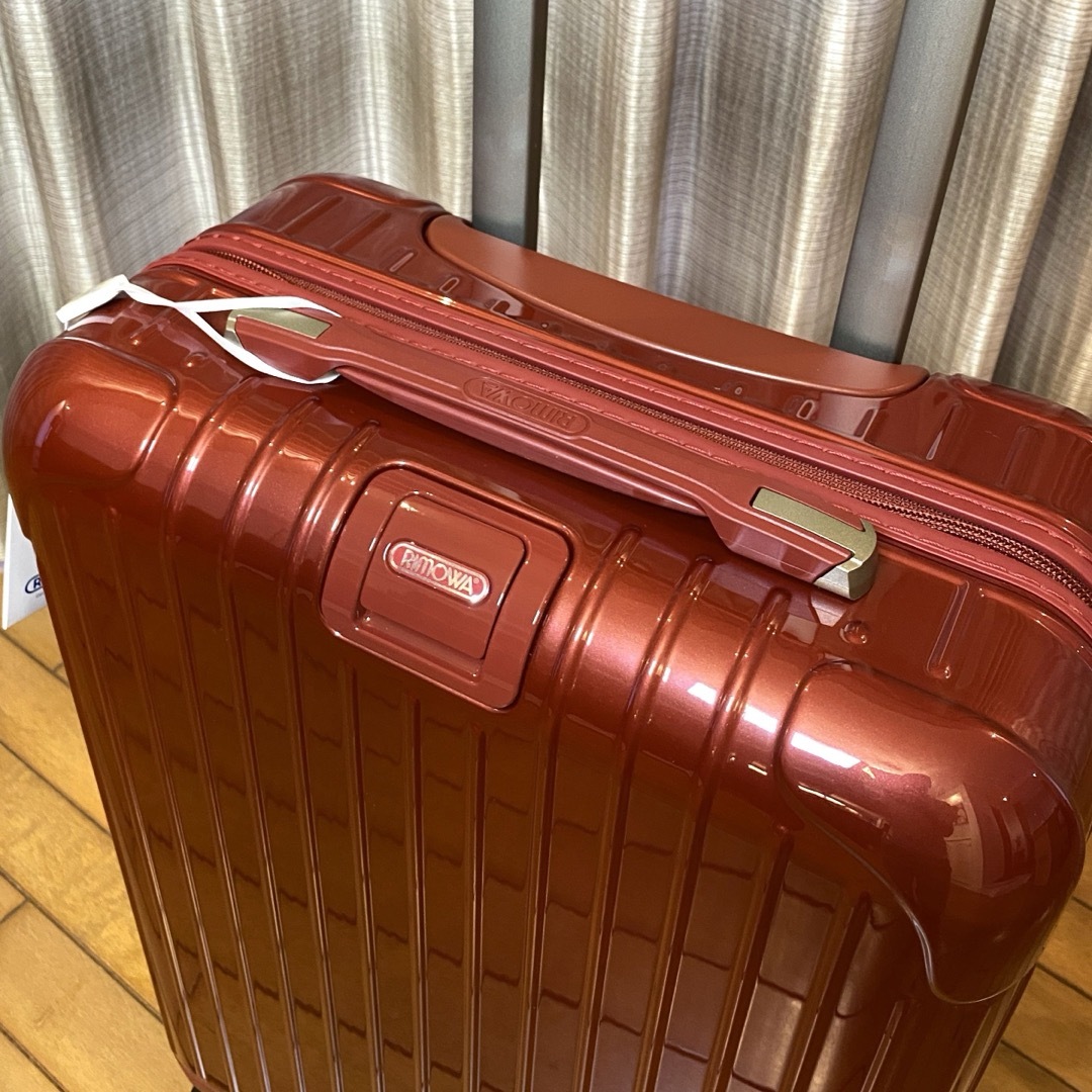 RIMOWA(リモワ)の【新品本物】リモワ サルサデラックス32L 4輪  機内持込サイズ♩cabin レディースのバッグ(スーツケース/キャリーバッグ)の商品写真