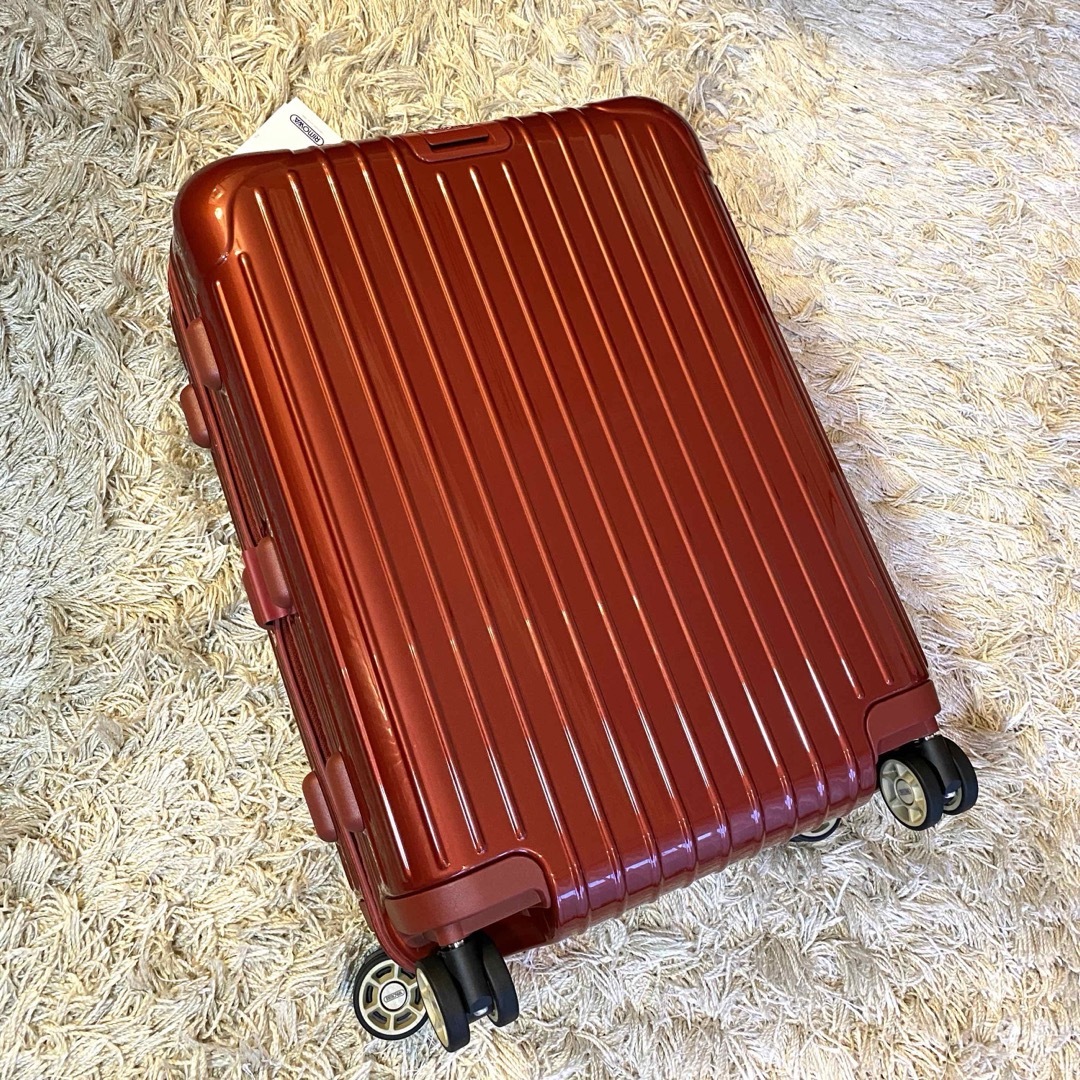 RIMOWA(リモワ)の【新品本物】リモワ サルサデラックス32L 4輪  機内持込サイズ♩cabin レディースのバッグ(スーツケース/キャリーバッグ)の商品写真