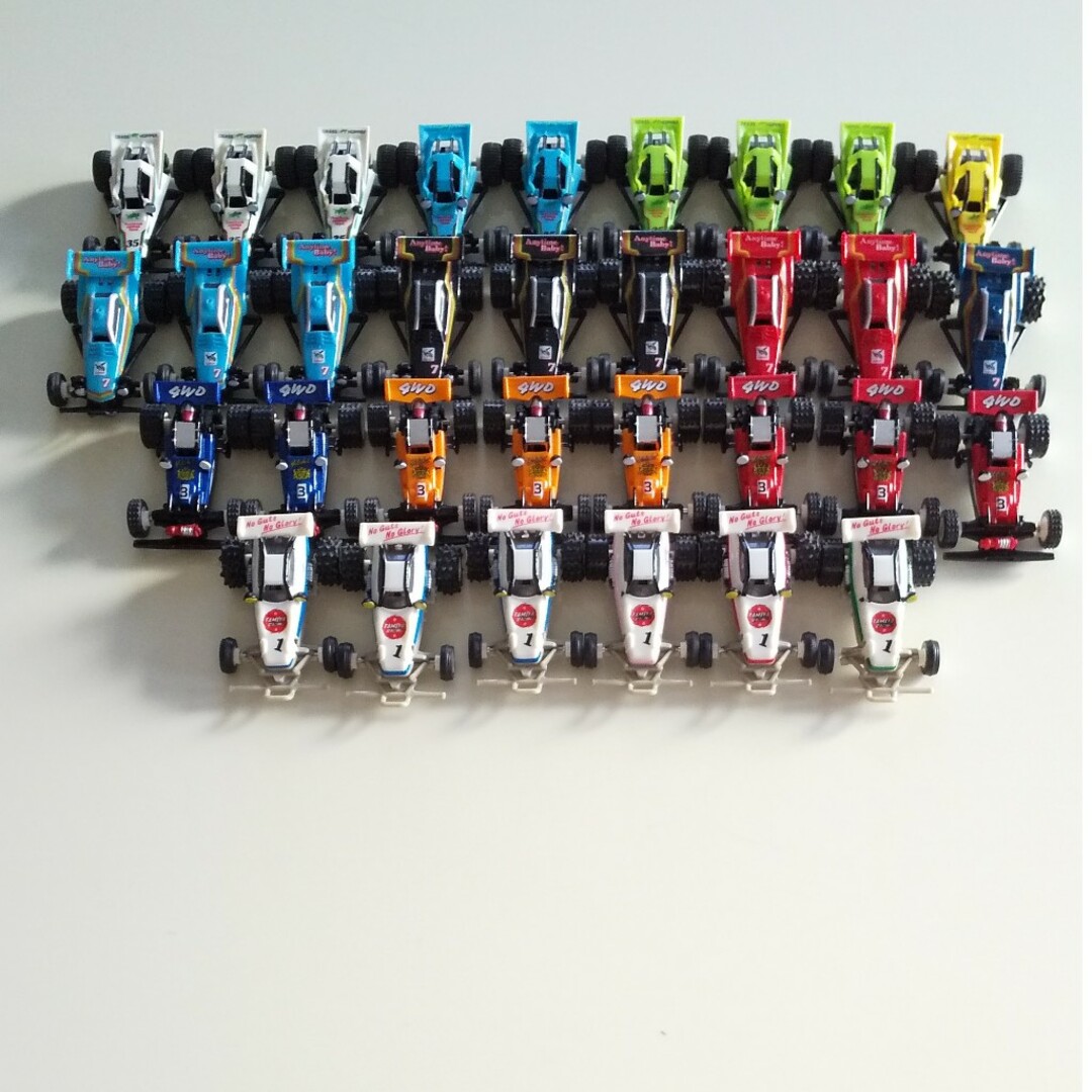 UCC タミヤ RCカーコレクション 32台 エンタメ/ホビーのおもちゃ/ぬいぐるみ(ミニカー)の商品写真
