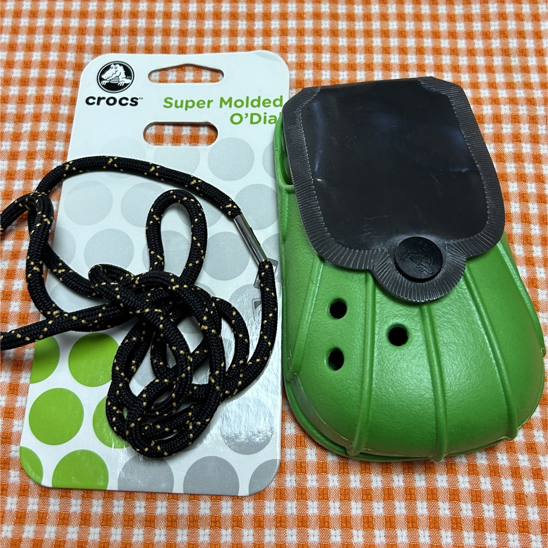 crocs(クロックス)のクロックス super molded o’dial ジビッツ穴付ケース グリーン スマホ/家電/カメラのスマートフォン/携帯電話(その他)の商品写真