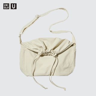 ユニクロ(UNIQLO)のユニクロ ドローストリングショルダーバッグ NATURAL(ショルダーバッグ)