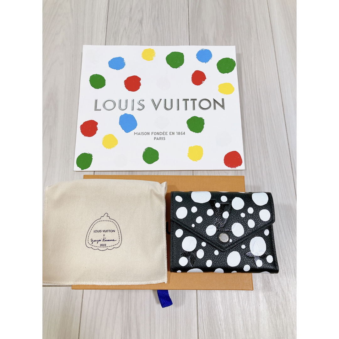 LOUIS VUITTON(ルイヴィトン)のルイヴィトン　草間彌生　財布 レディースのファッション小物(財布)の商品写真