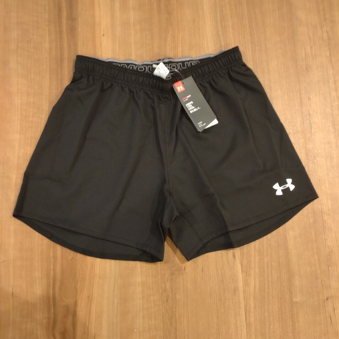 UNDER ARMOUR(アンダーアーマー)のアンダーアーマー　ショートパンツ　ハーフ　ヒートギア スポーツ/アウトドアのトレーニング/エクササイズ(トレーニング用品)の商品写真