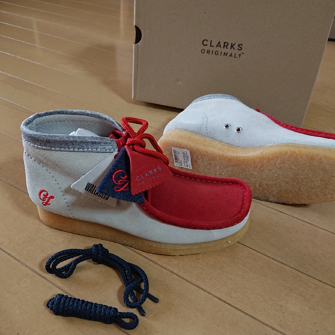 Clarks(クラークス)の未使用！クラークス オリジナル ワラビー モカシン ブーツ 靴紐3色付き26cm メンズの靴/シューズ(スリッポン/モカシン)の商品写真