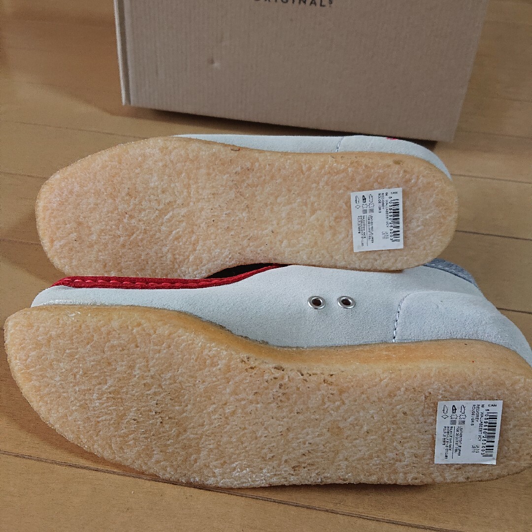 Clarks(クラークス)の未使用！クラークス オリジナル ワラビー モカシン ブーツ 靴紐3色付き26cm メンズの靴/シューズ(スリッポン/モカシン)の商品写真