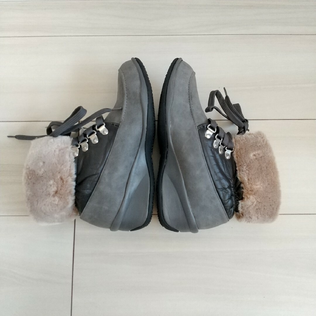 （73）ELLE SPORT グレー ショートブーツ（23.5cm） レディースの靴/シューズ(ブーツ)の商品写真