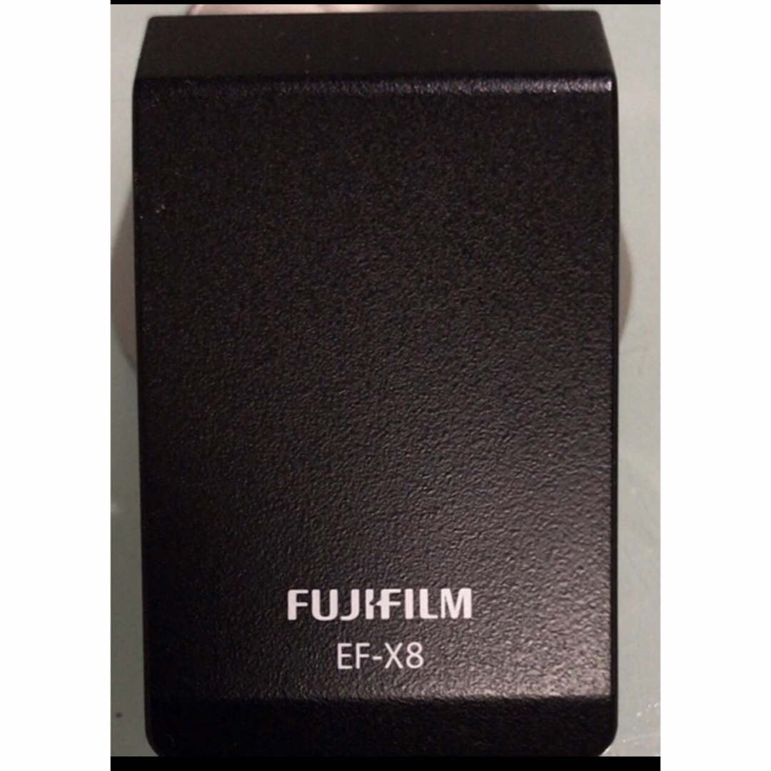 富士フイルム(フジフイルム)のFUJIFILM クリップオンフラッシュ EF-X8 スマホ/家電/カメラのカメラ(ストロボ/照明)の商品写真