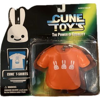 キューン(CUNE)の【希少】CUNE TOY'S Tシャツ ストラップ　新品未開封(ストラップ/イヤホンジャック)