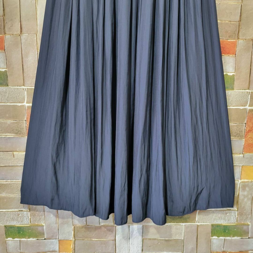 NOLLEY'S(ノーリーズ)のノーリーズ デシンマキシスカート フレア ネイビー サイズ36 レディースのスカート(ロングスカート)の商品写真