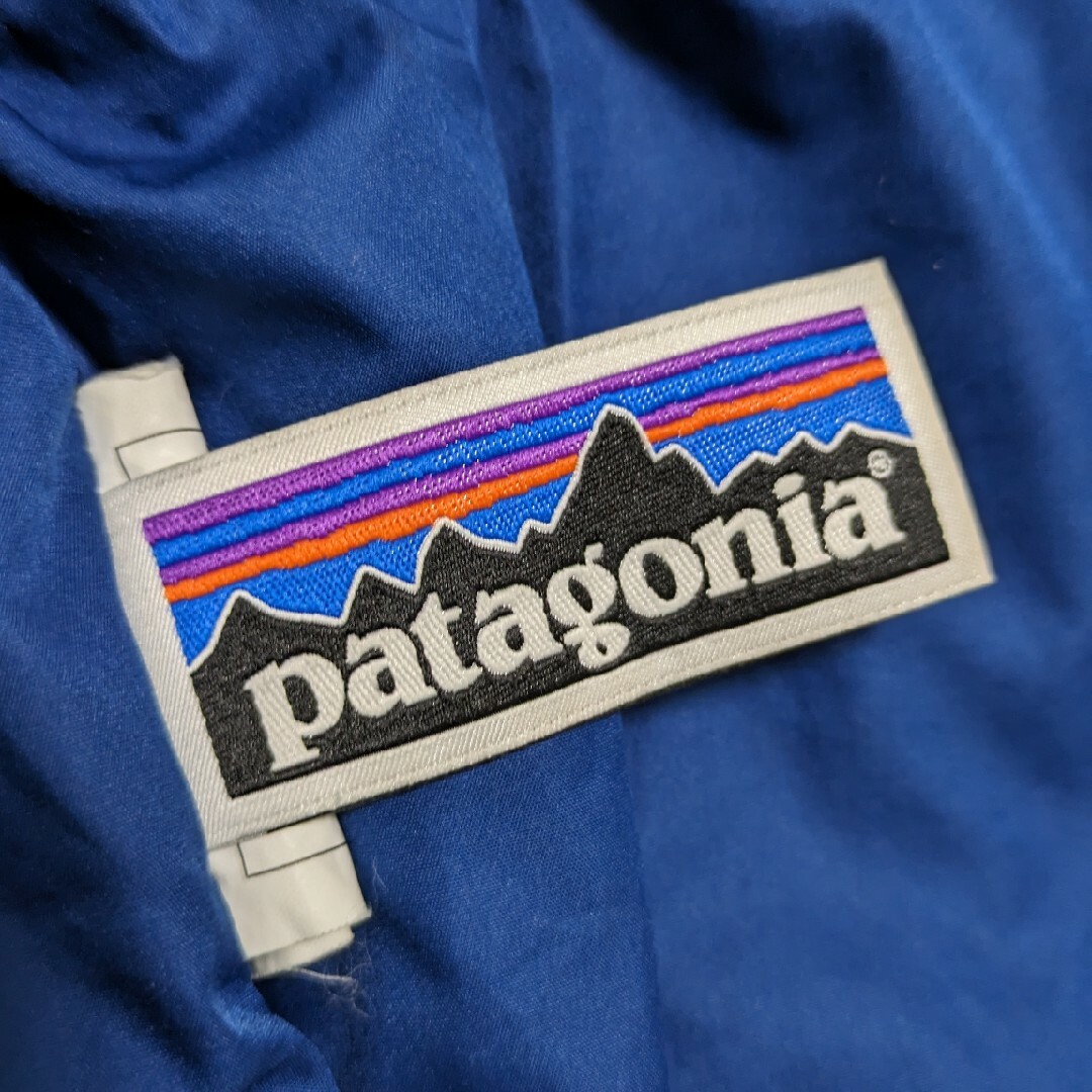 patagonia(パタゴニア)のPatagonia パタゴニア ベビー ダウン 5T キッズ/ベビー/マタニティのキッズ服男の子用(90cm~)(ジャケット/上着)の商品写真