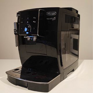 デロンギ(DeLonghi)のマグニフィカS ECAM23120BN 【専用】(コーヒーメーカー)