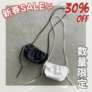 新春SALE⭐️ギャザーコンパクト ショルダーバッグ レディース 黒 新品(ショルダーバッグ)