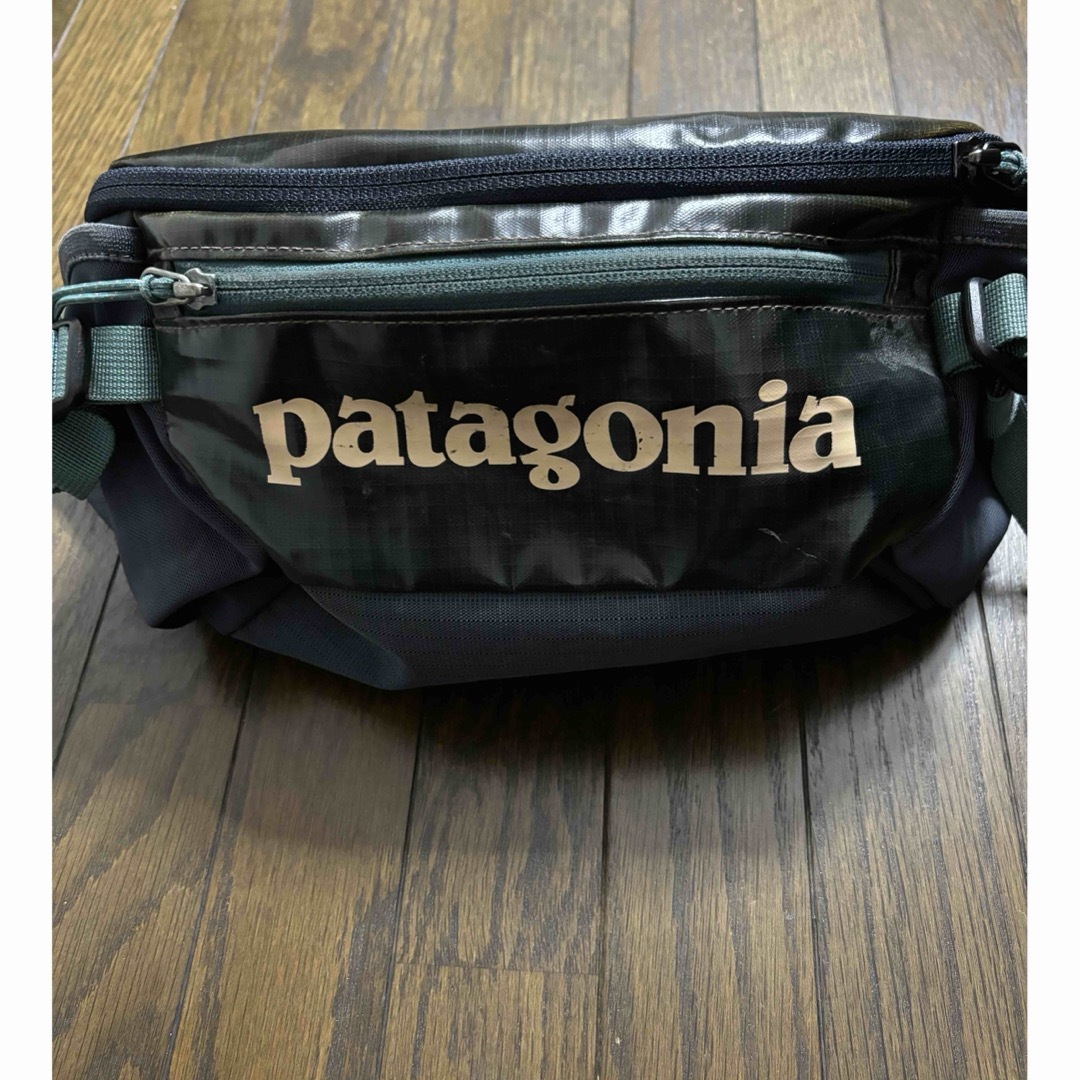 patagonia(パタゴニア)のパタゴニア　ウエストポーチ　ボディバッグ　ブラック　グリーン　ネイビー メンズのバッグ(ウエストポーチ)の商品写真