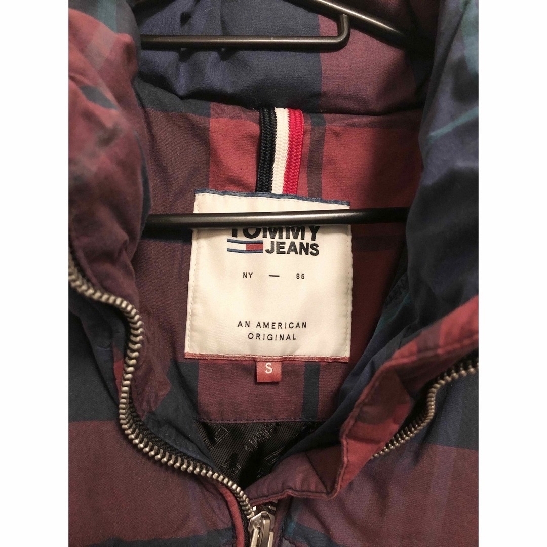 TOMMY HILFIGER(トミーヒルフィガー)のTOMMY JEANS チェック柄　ロングダウンコート　Sサイズ レディースのジャケット/アウター(ダウンコート)の商品写真