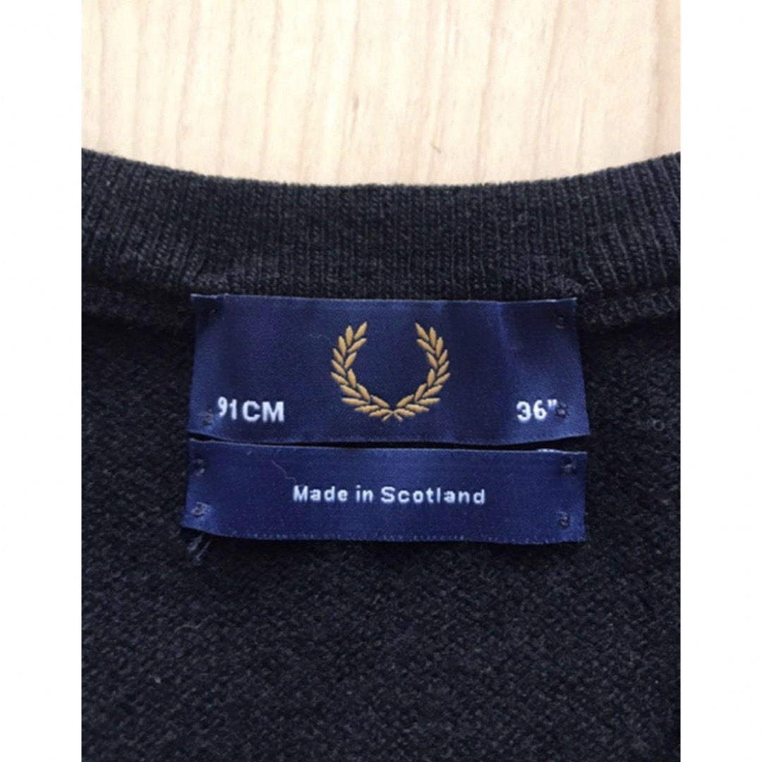 FRED PERRY(フレッドペリー)のFRED PERRY LAMBSWOOL V-NECK セーター メンズのトップス(ニット/セーター)の商品写真