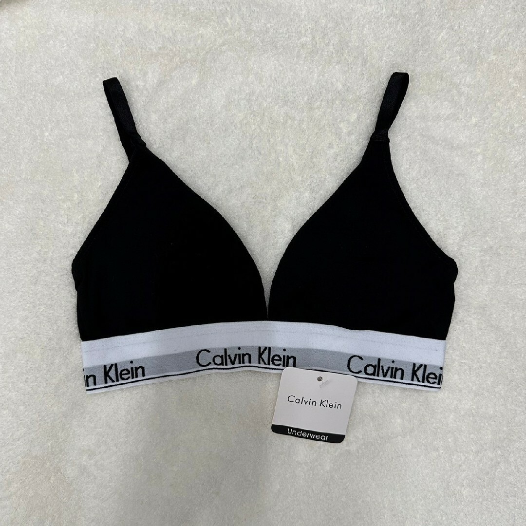 Calvin Klein(カルバンクライン)の新品未使用♡　Sサイズカルバンクライン　レディース　ブラ　ショーツセット レディースの下着/アンダーウェア(ブラ&ショーツセット)の商品写真