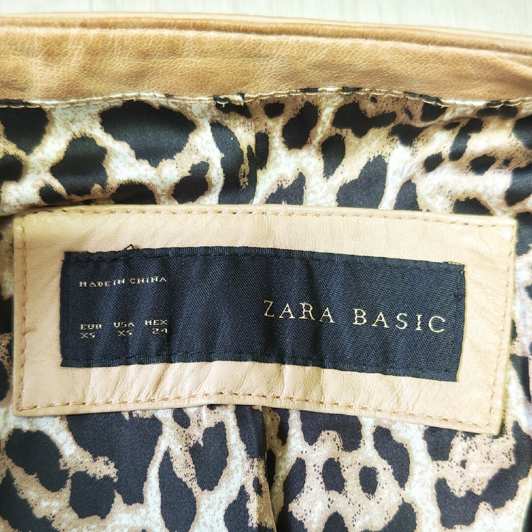 ZARA(ザラ)のZARA BASIC 羊革 ラムレザージャケット ノーカラー  キルティング レディースのジャケット/アウター(ライダースジャケット)の商品写真