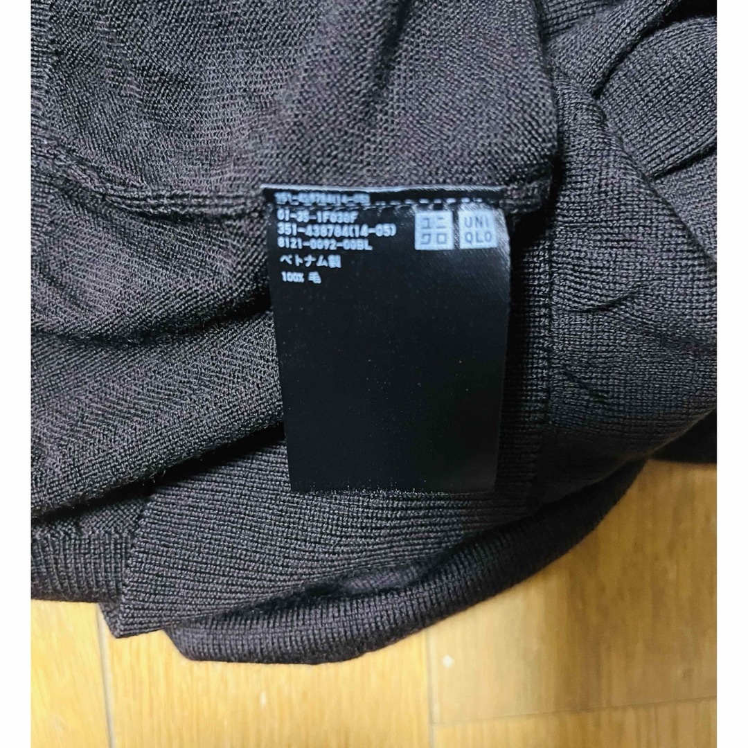 UNIQLO(ユニクロ)のUNIQLO エクストラファインメリノVネックセーター／Mサイズ／ブラウン メンズのトップス(ニット/セーター)の商品写真