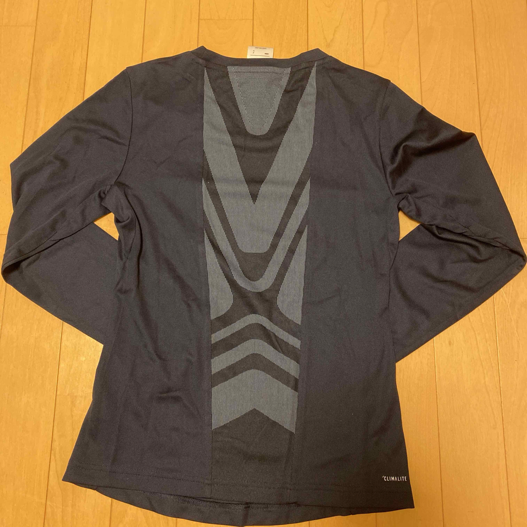 adidas(アディダス)のadidas  Tシャツ　長袖　Mサイズ レディースのトップス(Tシャツ(長袖/七分))の商品写真