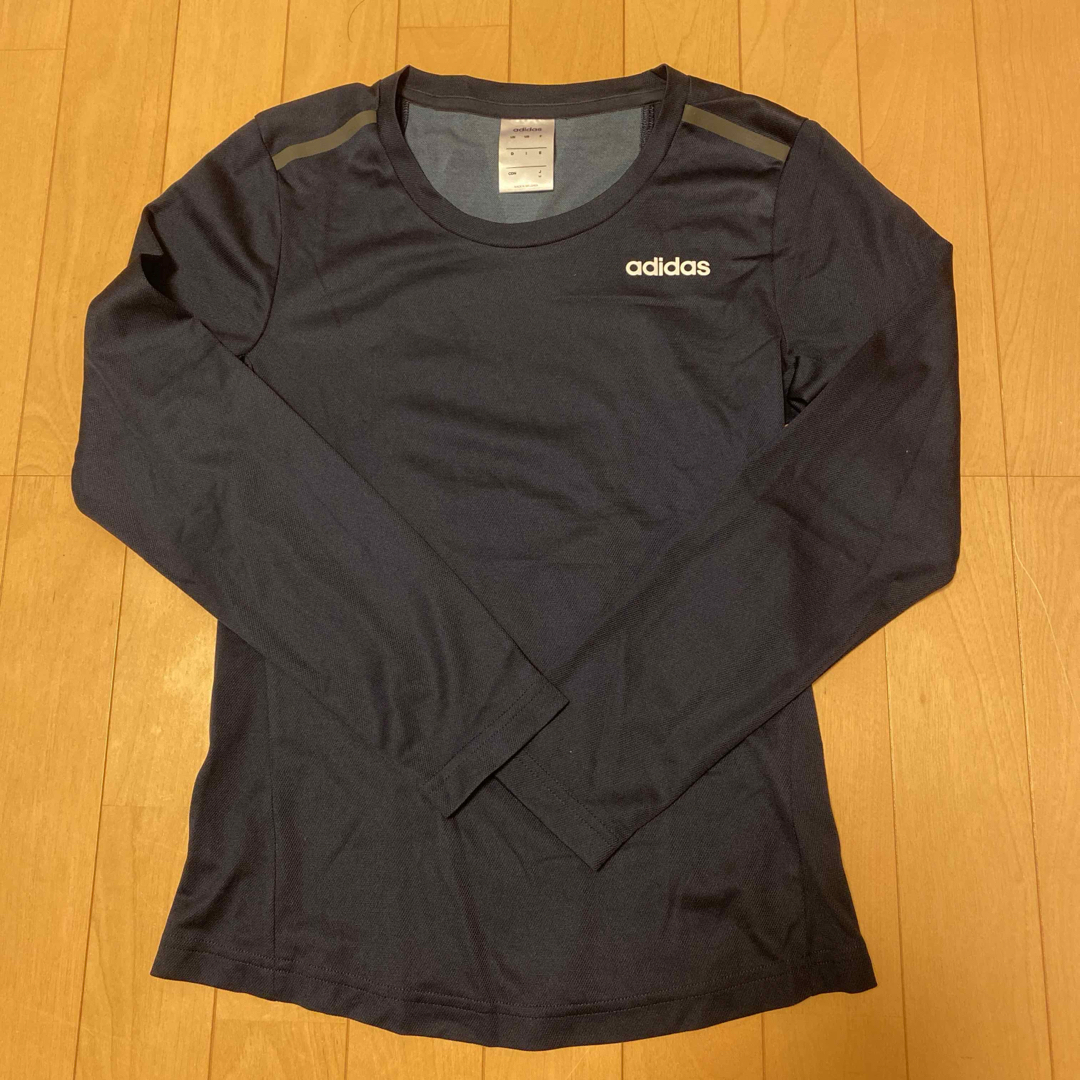 adidas(アディダス)のadidas  Tシャツ　長袖　Mサイズ レディースのトップス(Tシャツ(長袖/七分))の商品写真