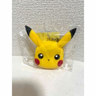 ポケモン(ポケモン)の新品未使用　ピカチュウ　シリコンミニポーチ ポケットモンスター(ポーチ)