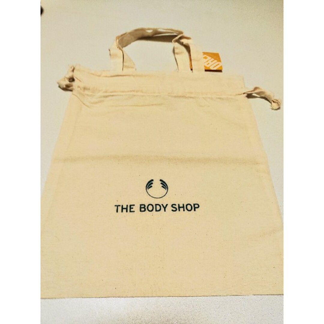 THE BODY SHOP(ザボディショップ)のボディショップ　ボディクリーム　ストロベリー　ヘアバンド　トートバッグ コスメ/美容のボディケア(ボディクリーム)の商品写真