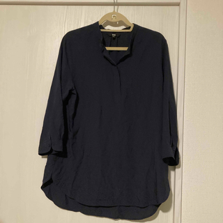 UNIQLO ネイビーのシャツ(シャツ/ブラウス(長袖/七分))