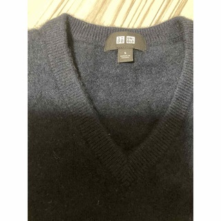 ユニクロ(UNIQLO)のユニクロ　Ｖネック　カシミヤセーター(ニット/セーター)