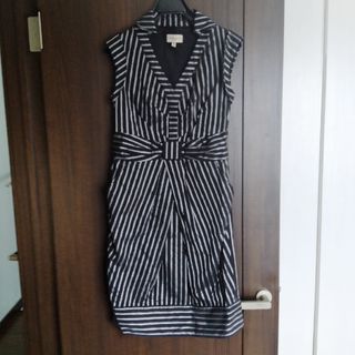 カレンミレン(Karen Millen)の【美品】KAREN MILLEN （カレンミレン）ワンピース(ひざ丈ワンピース)