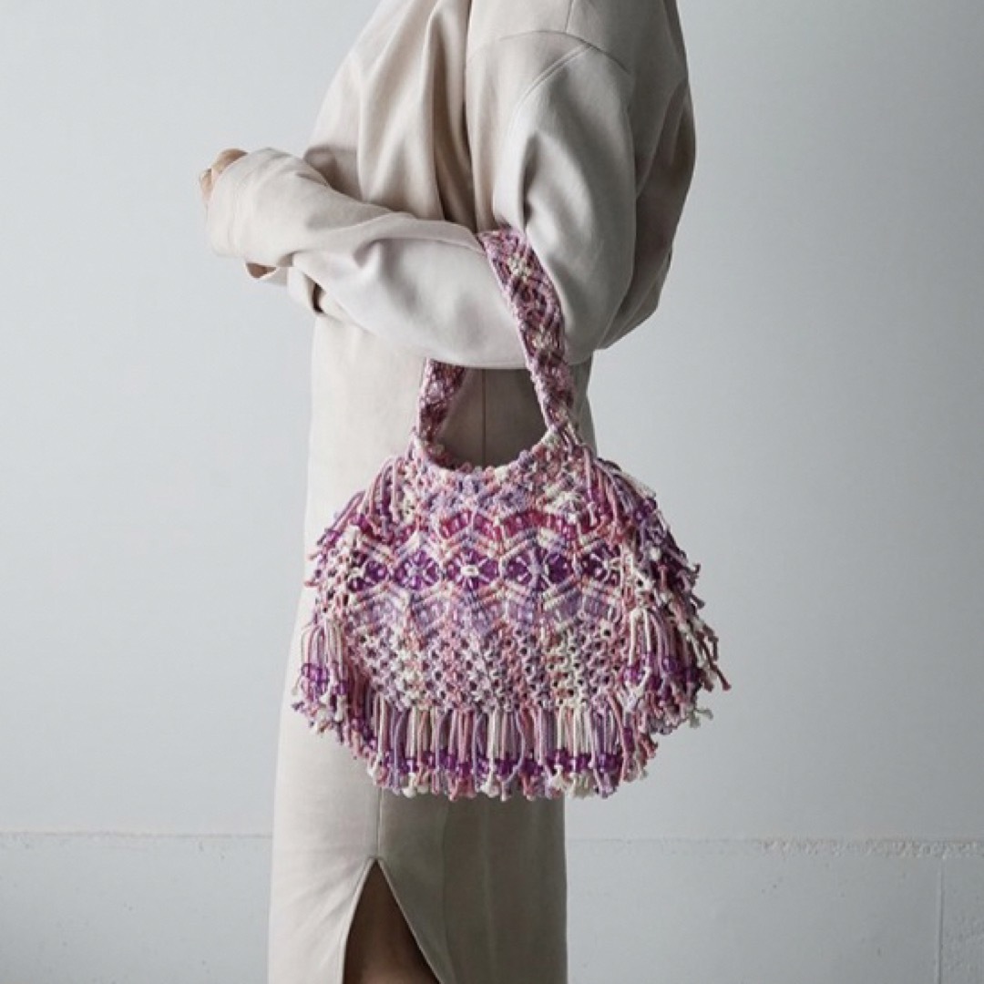 mame(マメ)のMame Kurogouchi Macrame Beaded Hand Bag レディースのバッグ(ハンドバッグ)の商品写真