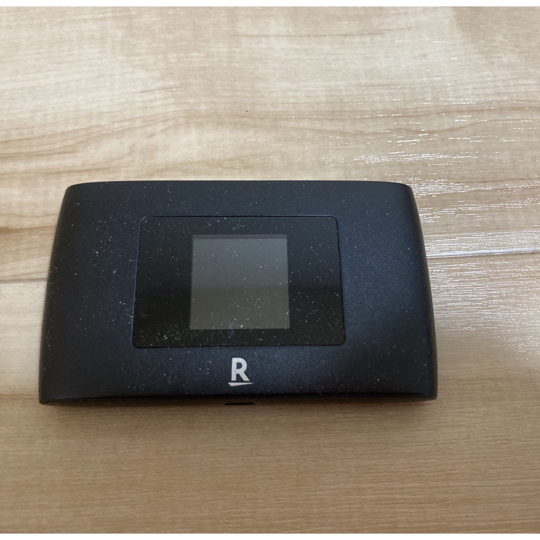 Rakuten(ラクテン)のRakuten WiFi Pocket 2B ポケットWi-Fi スマホ/家電/カメラのスマートフォン/携帯電話(その他)の商品写真