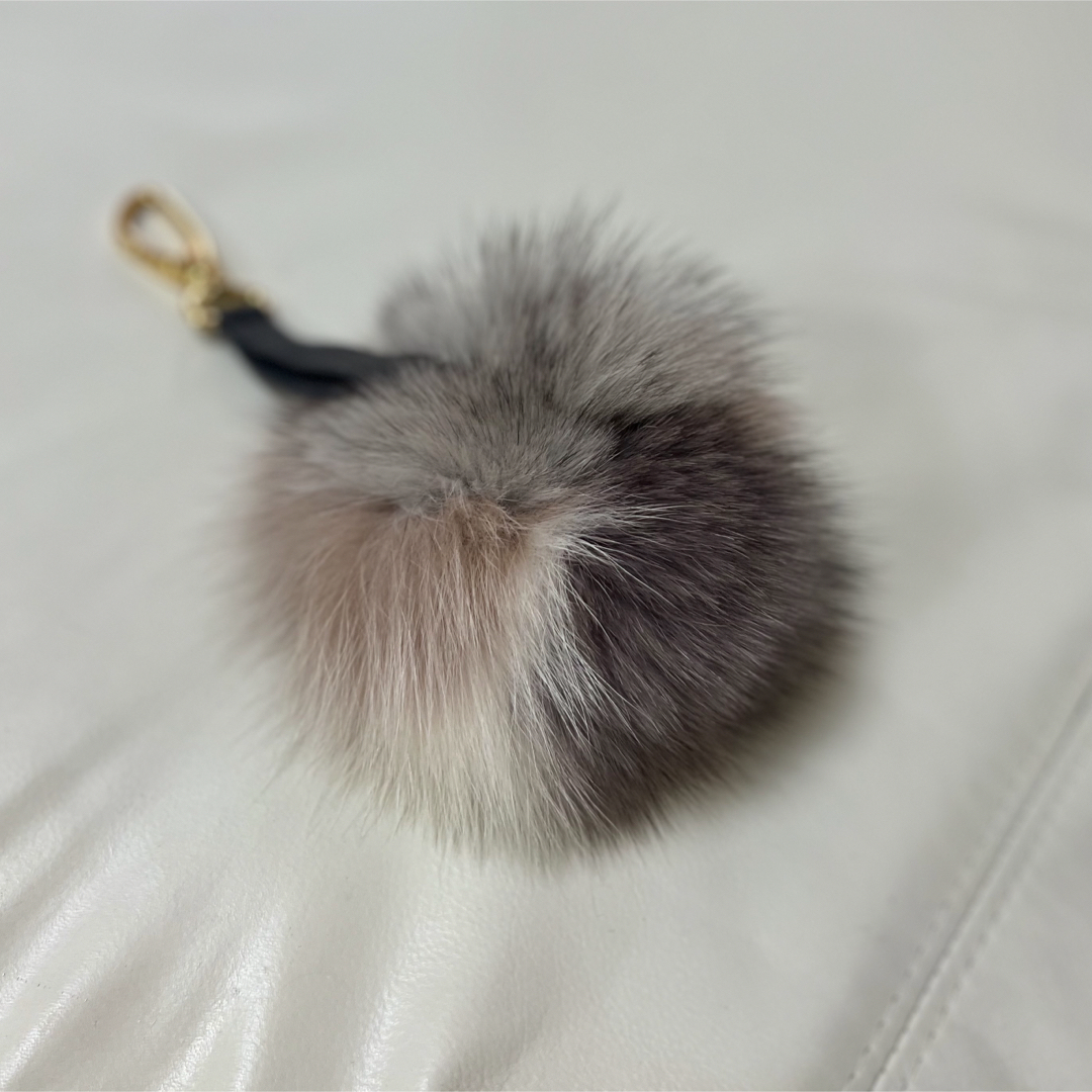 sagafurs(サガファーズ)のSaga fur ポンポン レディースのファッション小物(その他)の商品写真