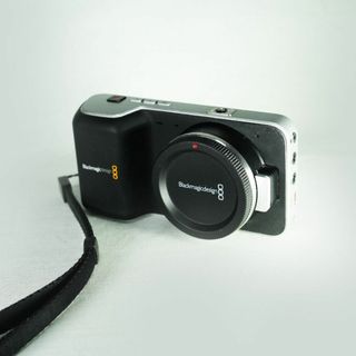 ブラックマジック(Blackmagicdesign)の初代Blackmagic design pocket cinema camera(デジタル一眼)