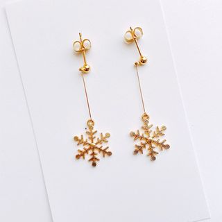 ★雪の結晶★華奢見え★上品にゆらゆら揺れる★ピアス(ピアス)